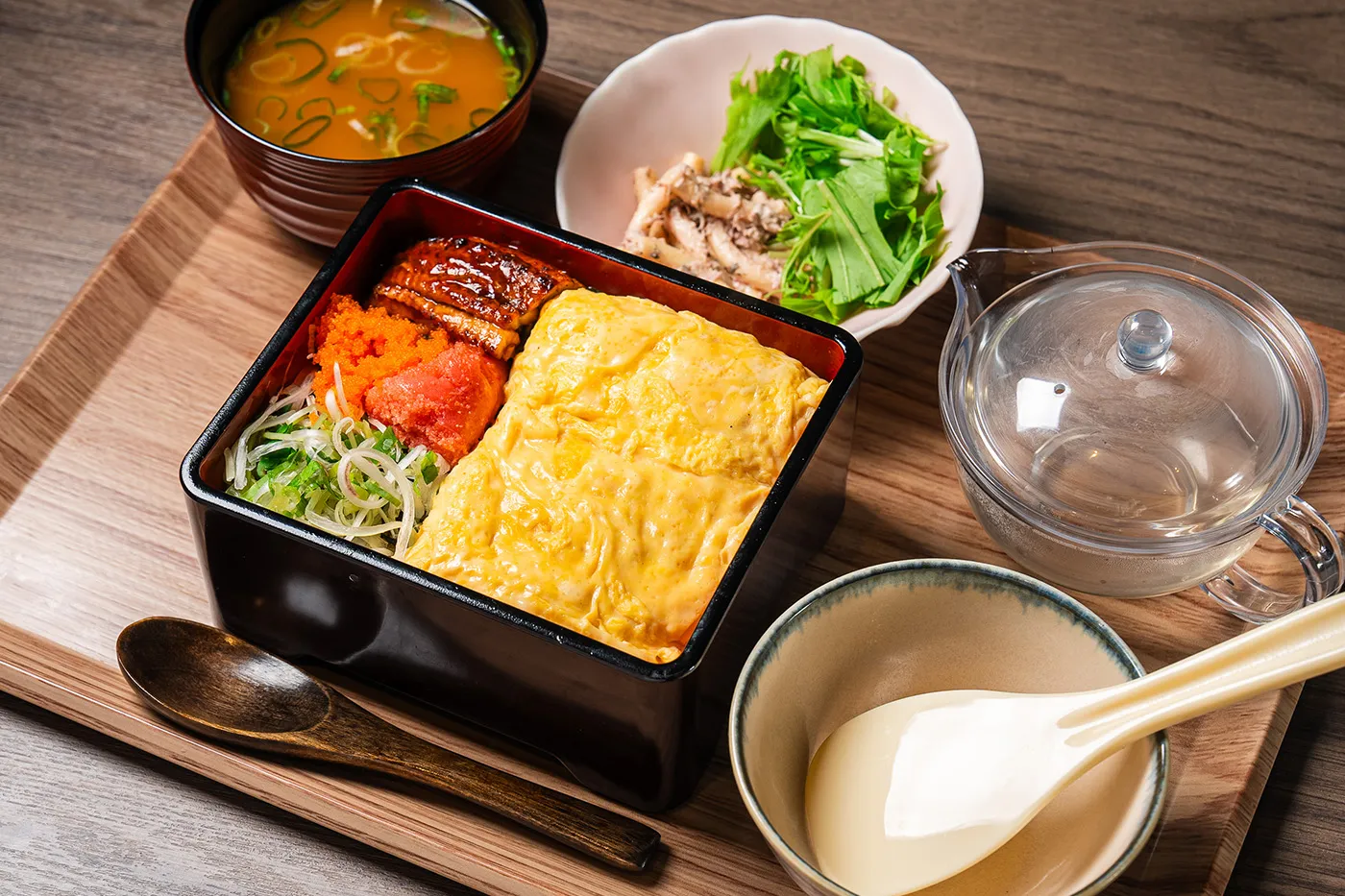 鰻明太子だし巻玉子重定食
