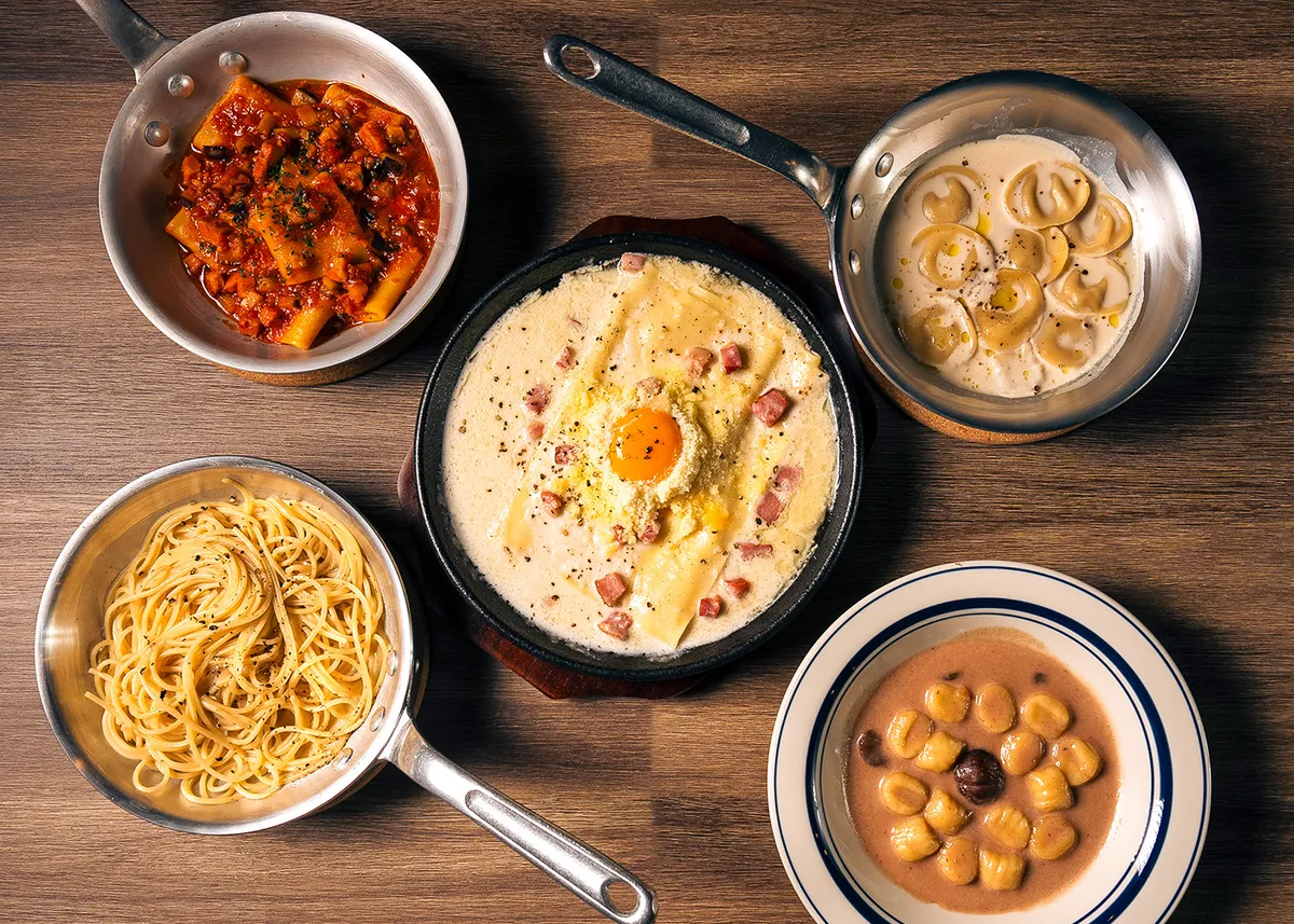 フライパンで仕上げたパスタとグラタン